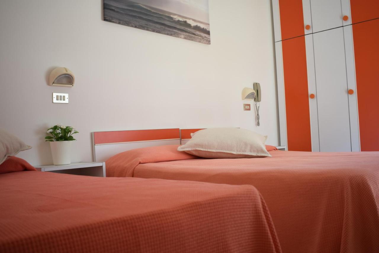 Hotel Calypso เบลลาเรีย-อีเจอา มารีนา ภายนอก รูปภาพ