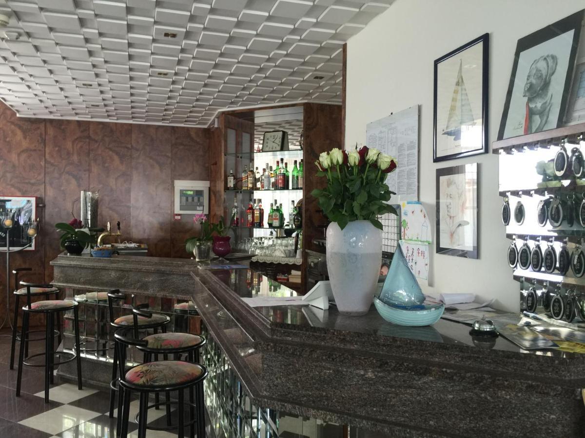 Hotel Calypso เบลลาเรีย-อีเจอา มารีนา ภายนอก รูปภาพ
